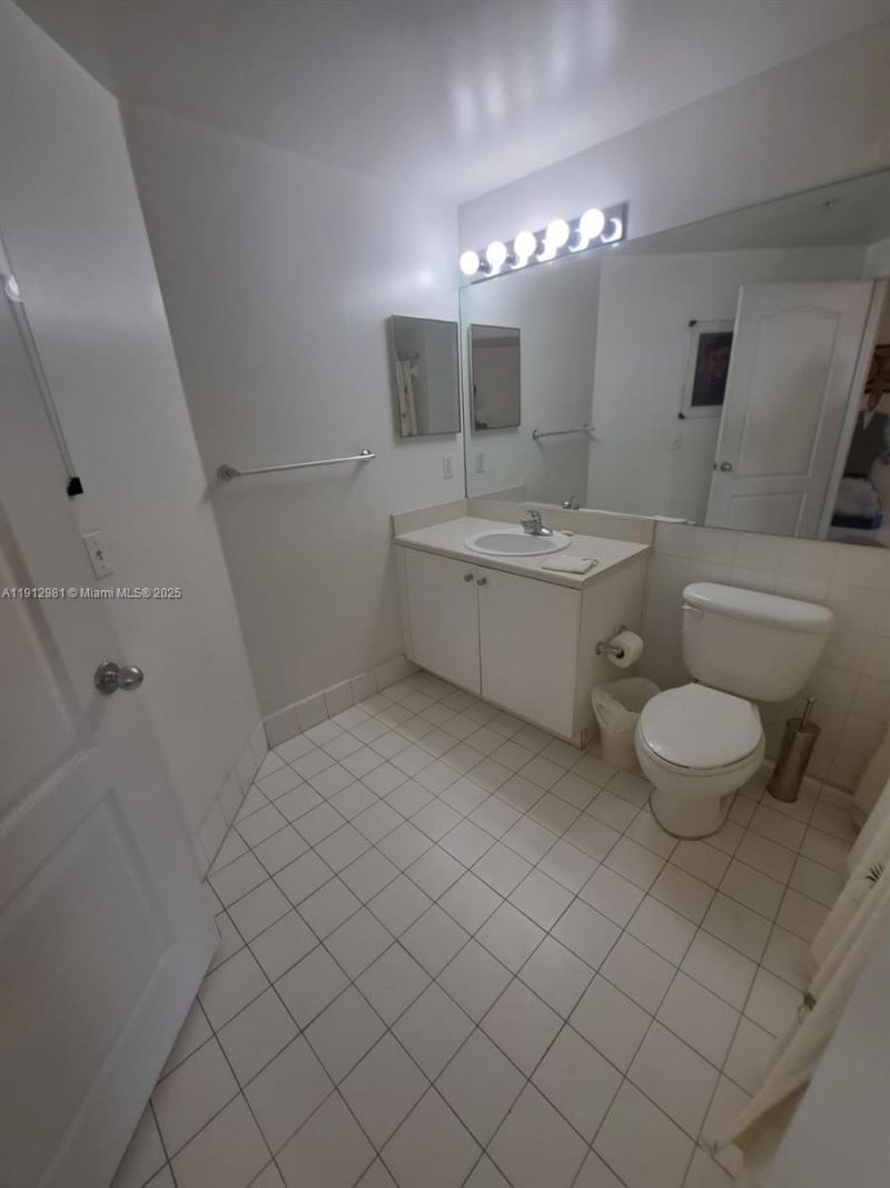 5085 NW 7th St, Unit 602, Miami, FL 33126 Photo