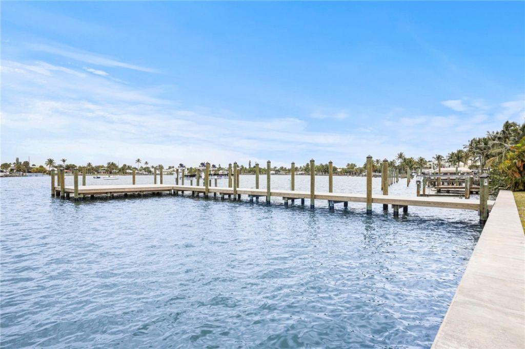 1564 Thumb Point Drive, Fort Pierce, FL 34949 Photo