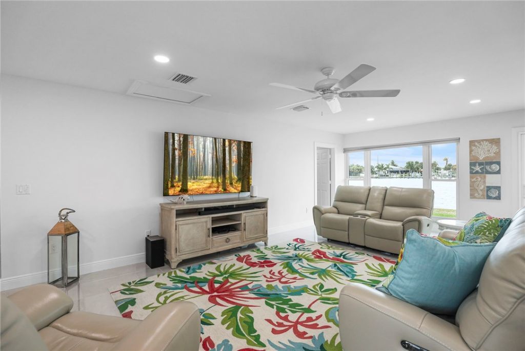 1564 Thumb Point Drive, Fort Pierce, FL 34949 Photo