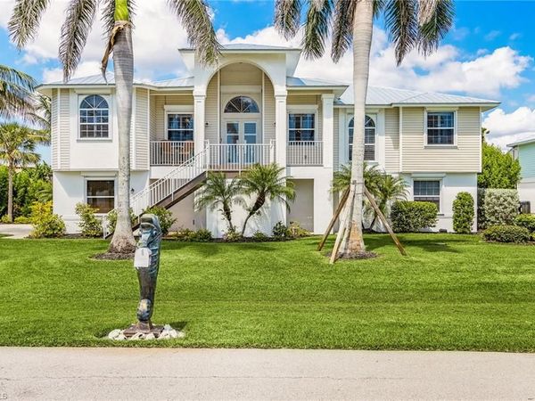 3351 Barra CIR, SANIBEL, FL 33957