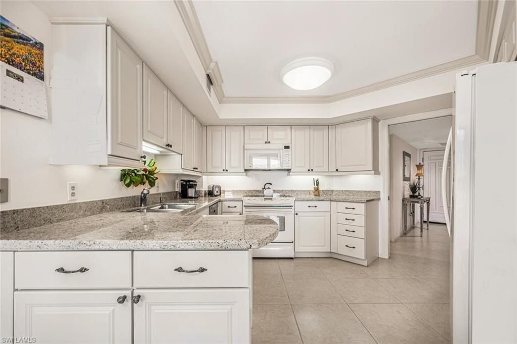 4551 Gulf Shore Blvd N, Unit 605, Naples, FL 34103 Photo