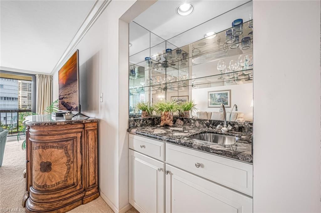 4551 Gulf Shore Blvd N, Unit 605, Naples, FL 34103 Photo