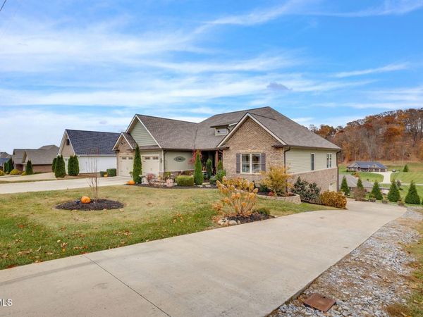 818 Hales Chapel Road, Gray, TN 37615