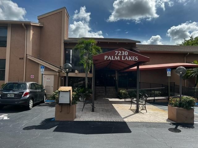 7301 NW 1st St, Unit 206, Margate, FL 33063 Photo