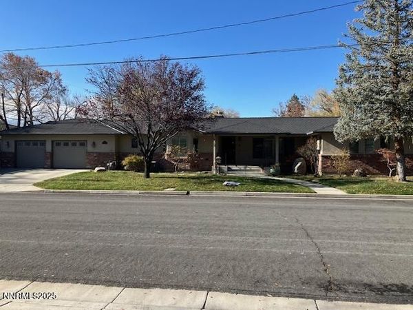 255 Circle Drive, Reno, NV 89509