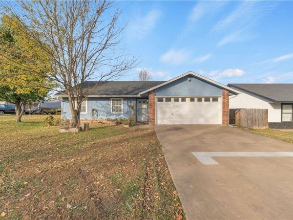 1706 S F Street , Rogers, AR 72756