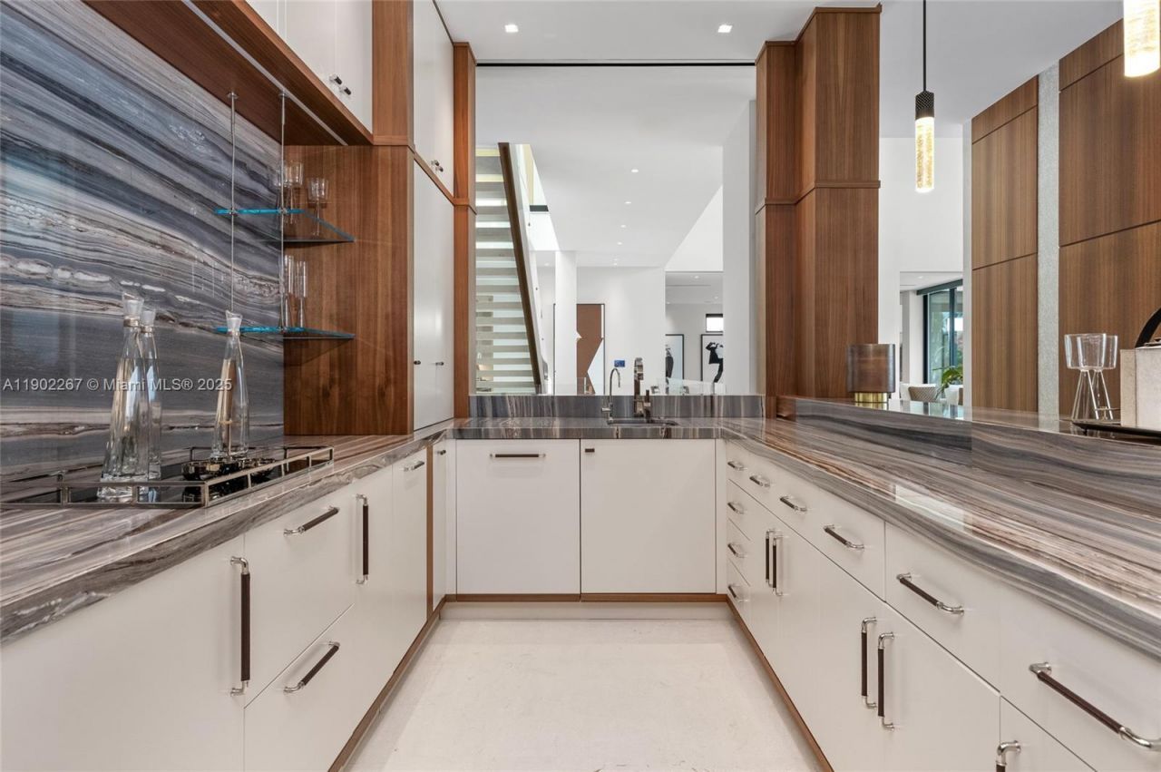 3052 N Atlantic Blvd, Fort Lauderdale, FL 33308 Photo