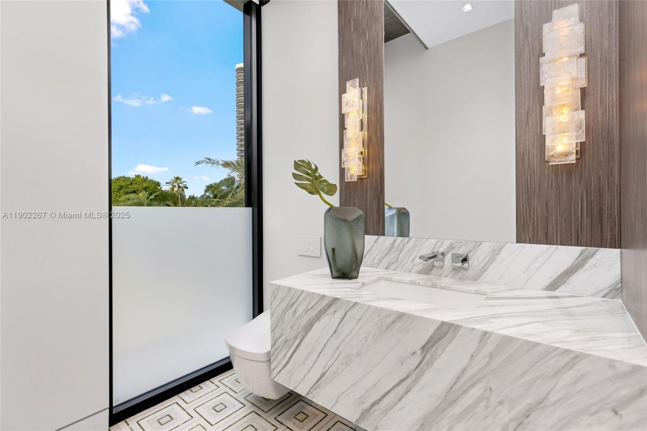 3052 N Atlantic Blvd, Fort Lauderdale, FL 33308 Photo