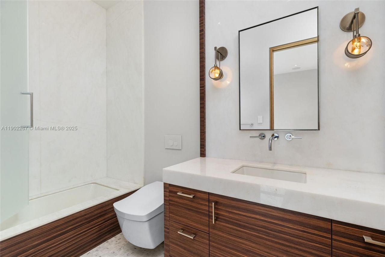 3052 N Atlantic Blvd, Fort Lauderdale, FL 33308 Photo