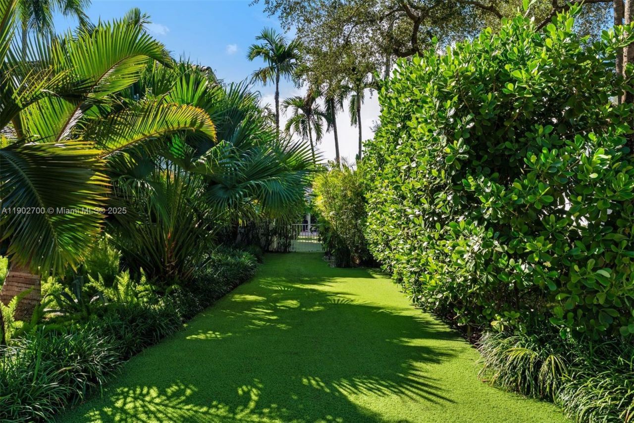 5770 SW 100th St, Pinecrest, FL 33156 Photo