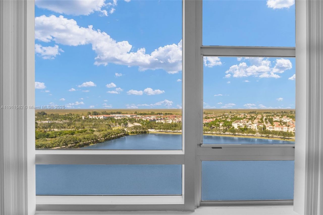 2681 N Flamingo Rd, Unit 1903S, Sunrise, FL 33323 Photo