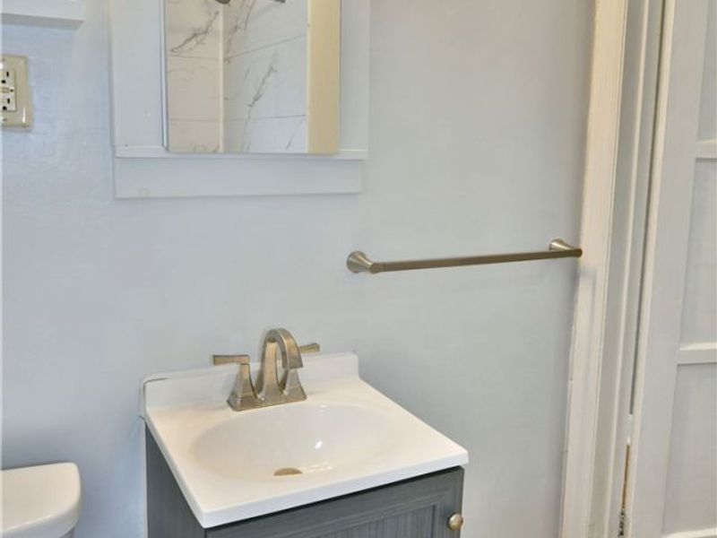 676 Central Parkway Avenue SE, Warren, OH 44484 Photo 12