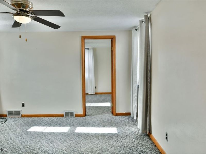 676 Central Parkway Avenue SE, Warren, OH 44484 Photo 29