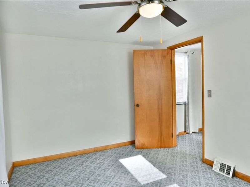 676 Central Parkway Avenue SE, Warren, OH 44484 Photo 35