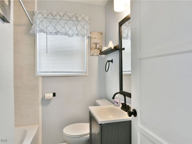 676 Central Parkway Avenue SE, Warren, OH 44484 Photo 35