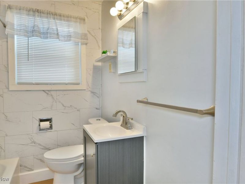 676 Central Parkway Avenue SE, Warren, OH 44484 Photo 9