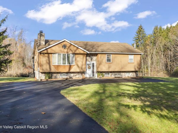 134 Willowbrook Road, Hudson, NY 12534