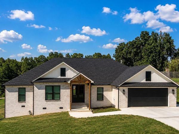 174 Cardinal Estate Dr, Lexington, TN 38351