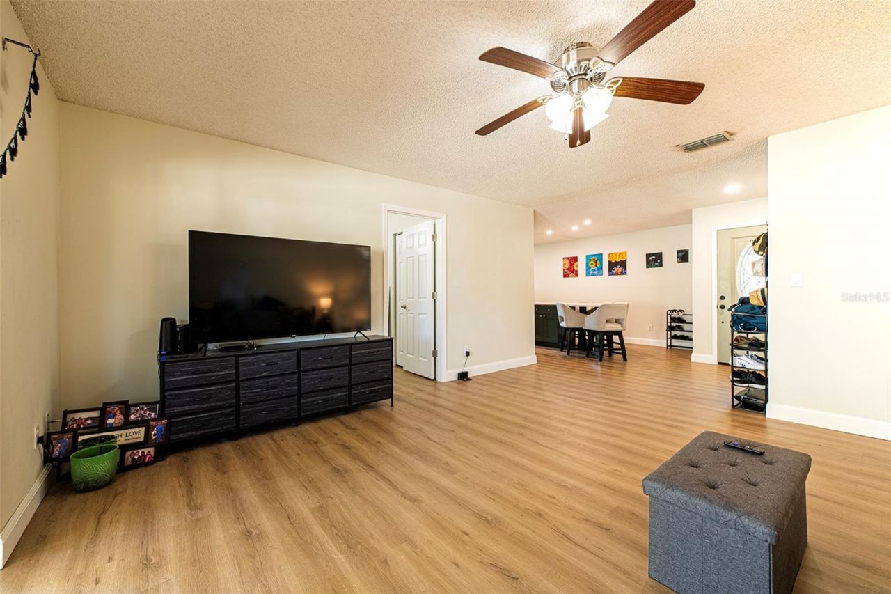 6401 Cedarbrook Drive S, Pinellas Park, FL 33782 Photo