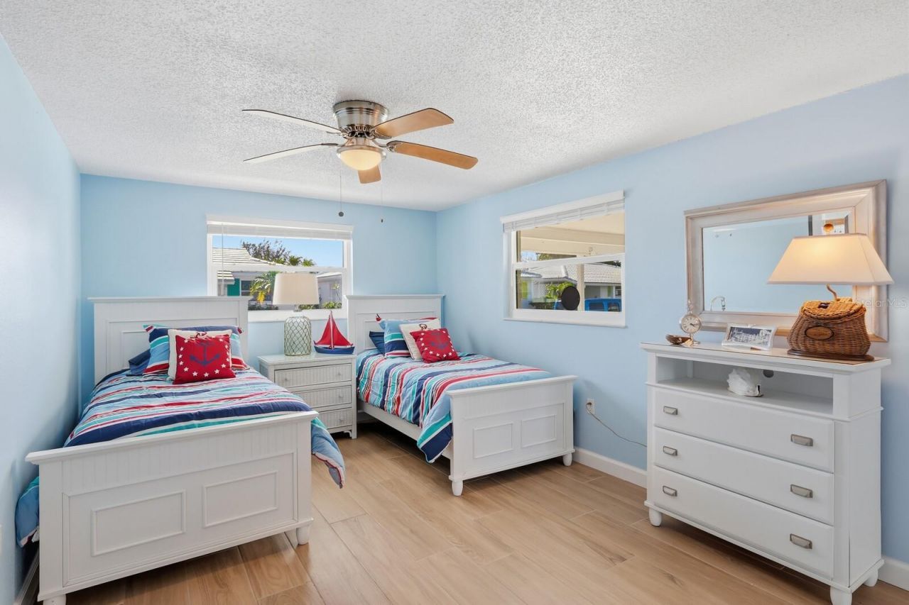 573 Spanish Drive N, Longboat Key, FL 34228 Photo