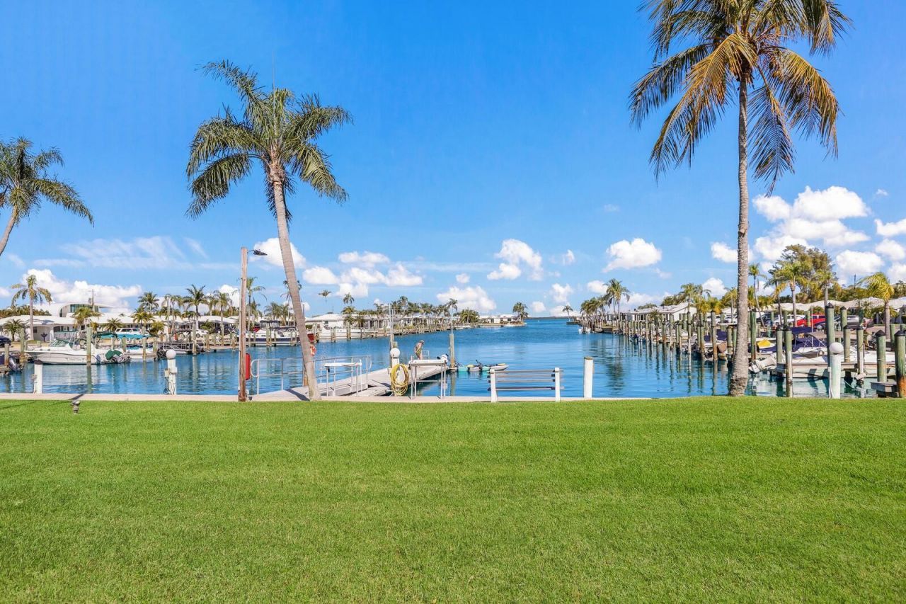 573 Spanish Drive N, Longboat Key, FL 34228 Photo