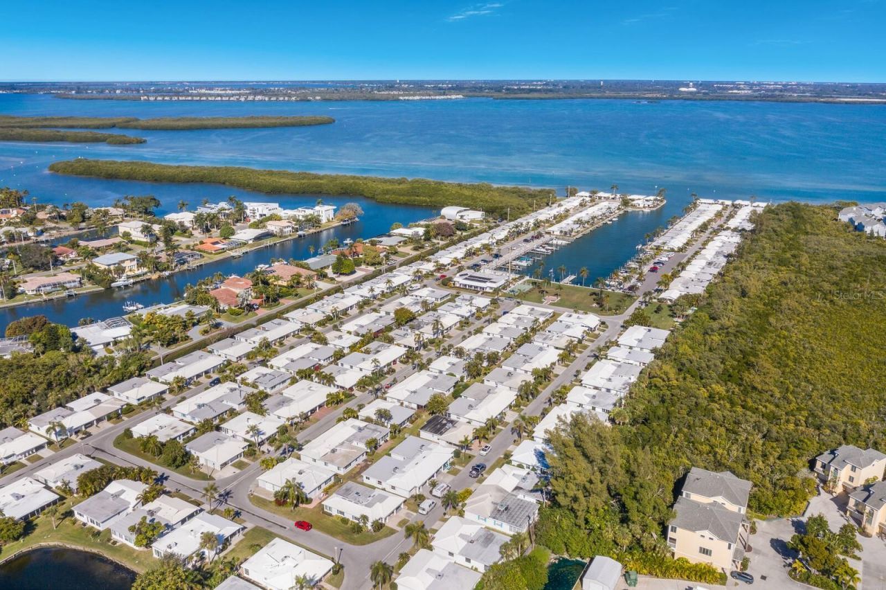 573 Spanish Drive N, Longboat Key, FL 34228 Photo