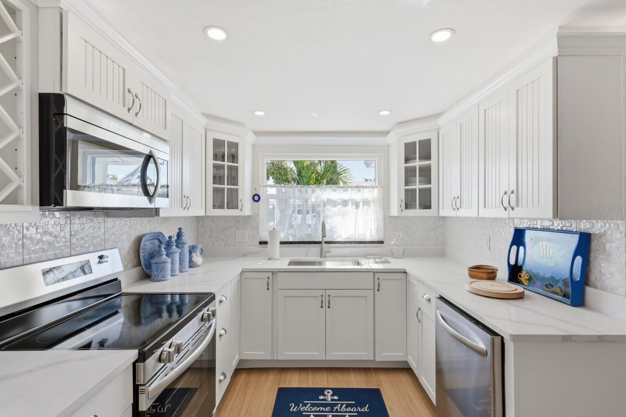 573 Spanish Drive N, Longboat Key, FL 34228 Photo