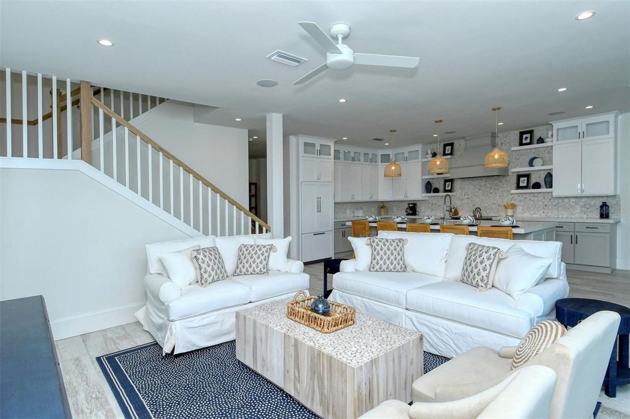 2406 Avenue C, Bradenton Beach, FL 34217 Photo