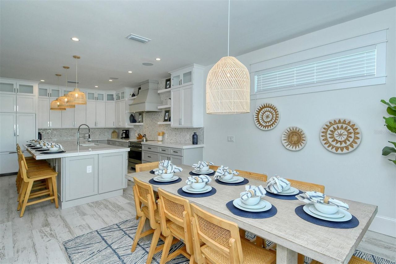 2406 Avenue C, Bradenton Beach, FL 34217 Photo