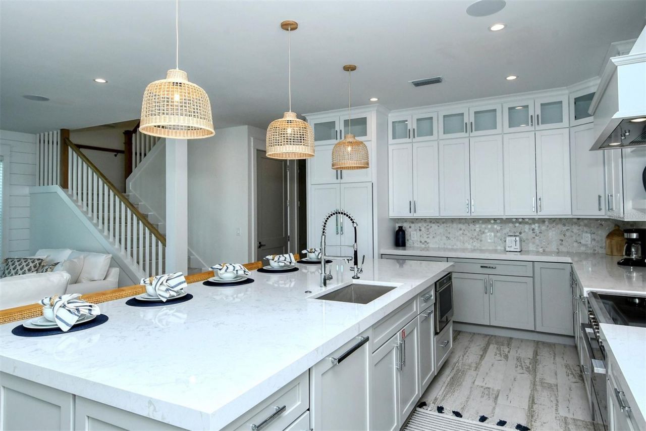 2406 Avenue C, Bradenton Beach, FL 34217 Photo