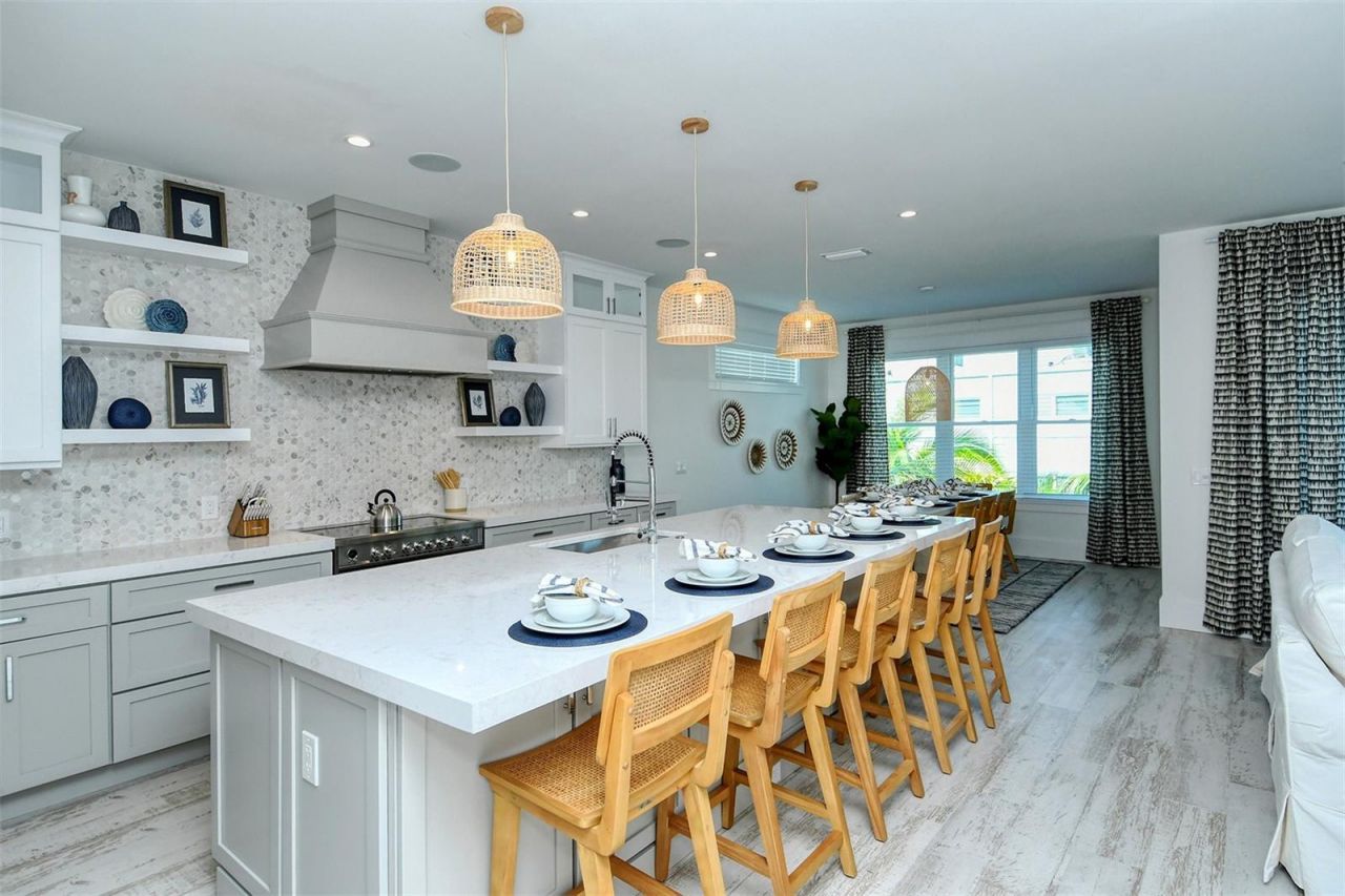 2406 Avenue C, Bradenton Beach, FL 34217 Photo