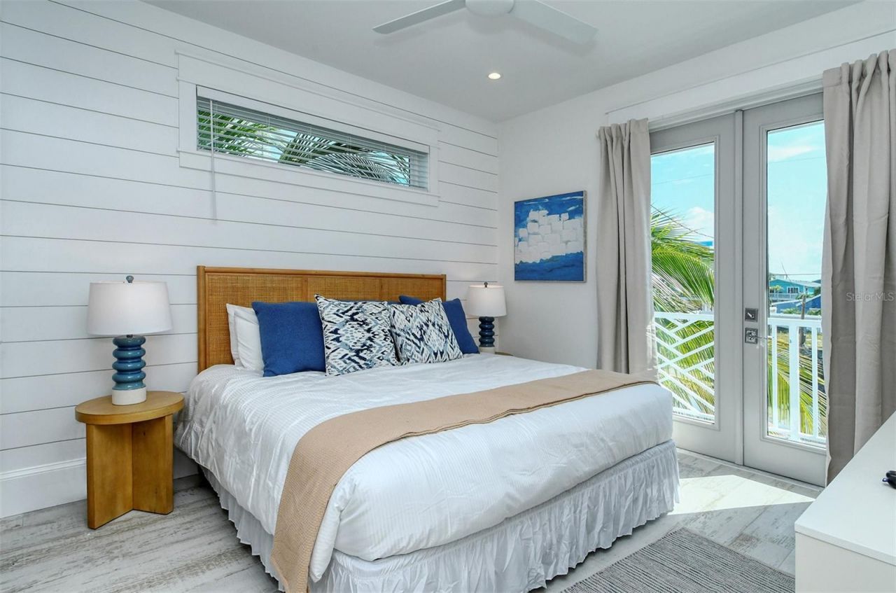 2406 Avenue C, Bradenton Beach, FL 34217 Photo