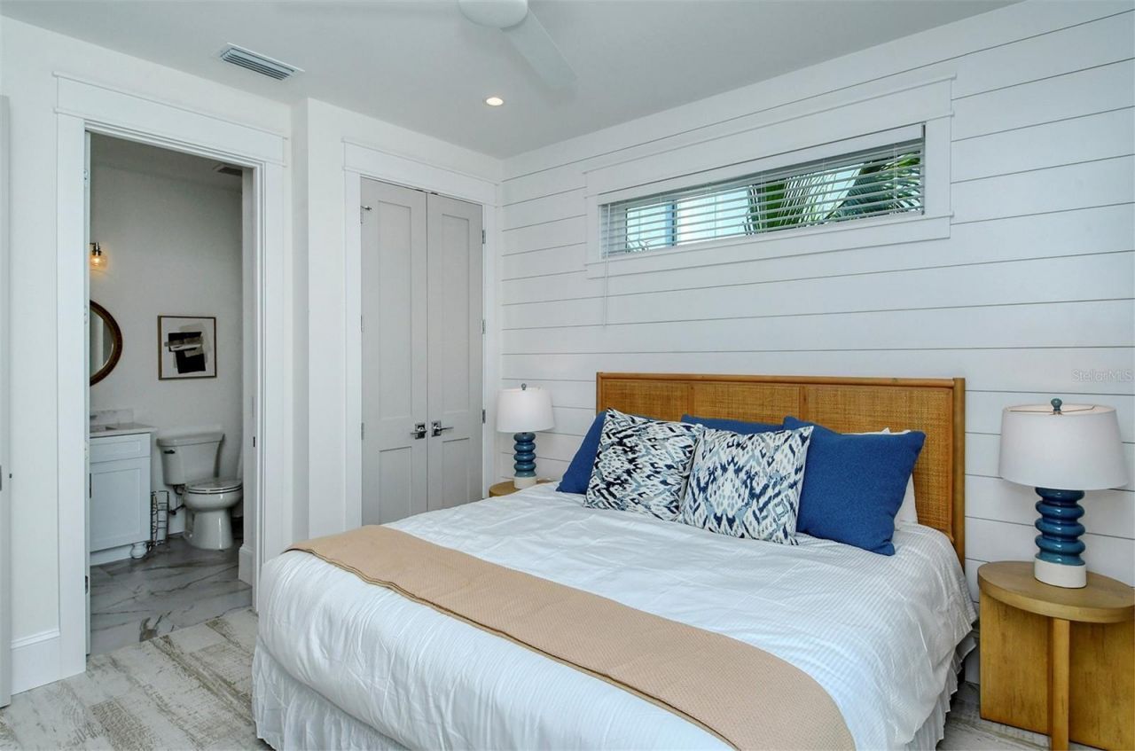 2406 Avenue C, Bradenton Beach, FL 34217 Photo