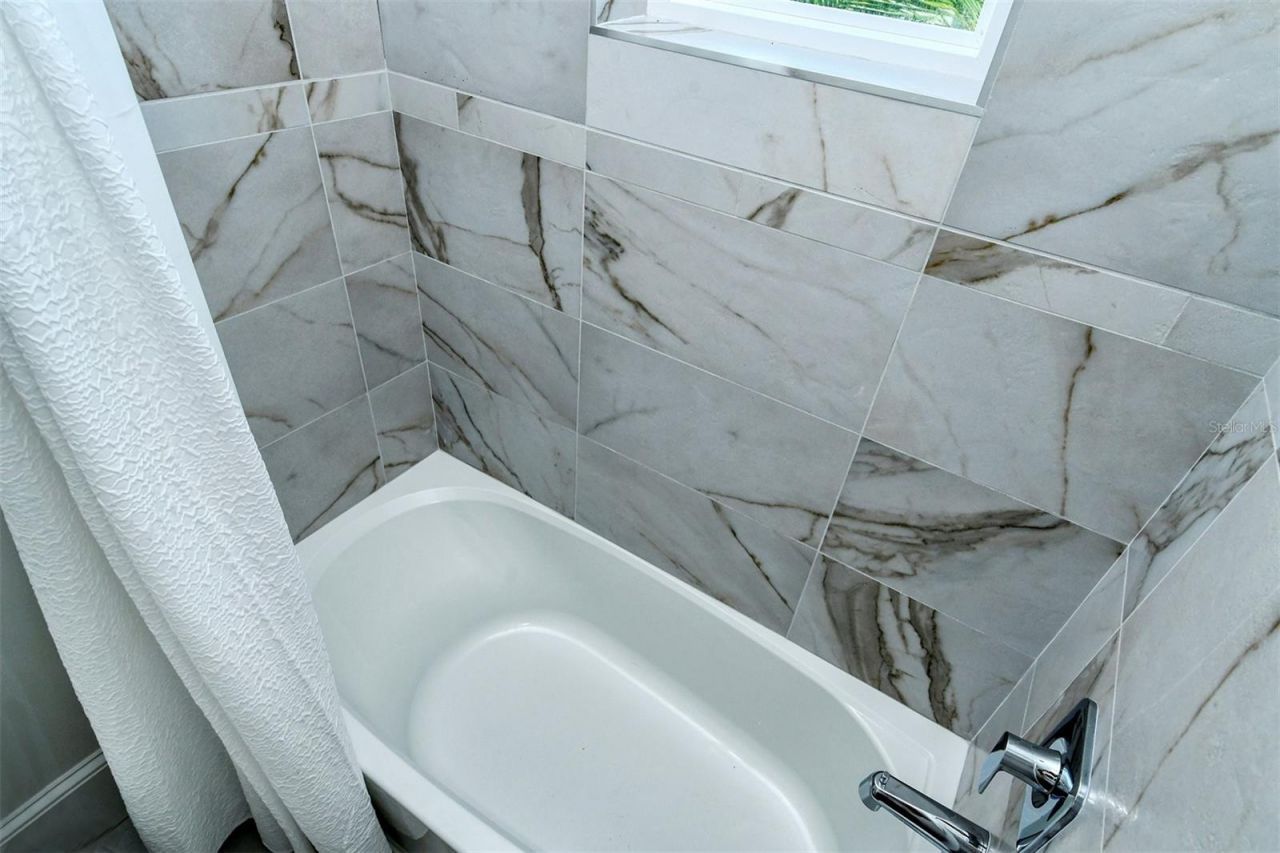 2406 Avenue C, Bradenton Beach, FL 34217 Photo