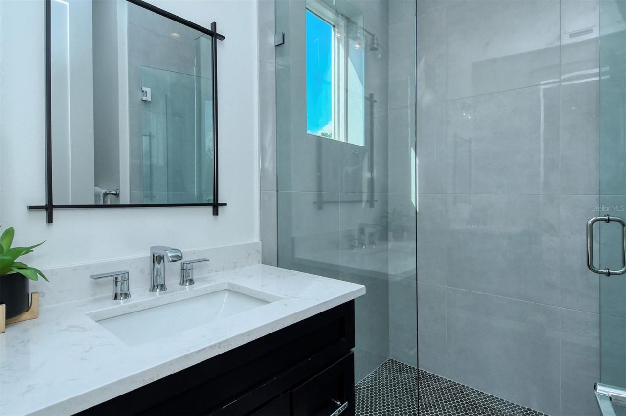 2406 Avenue C, Bradenton Beach, FL 34217 Photo