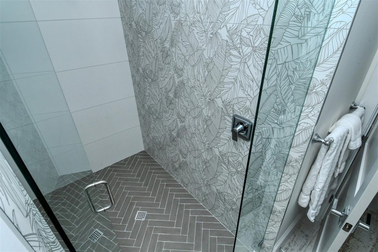 2406 Avenue C, Bradenton Beach, FL 34217 Photo