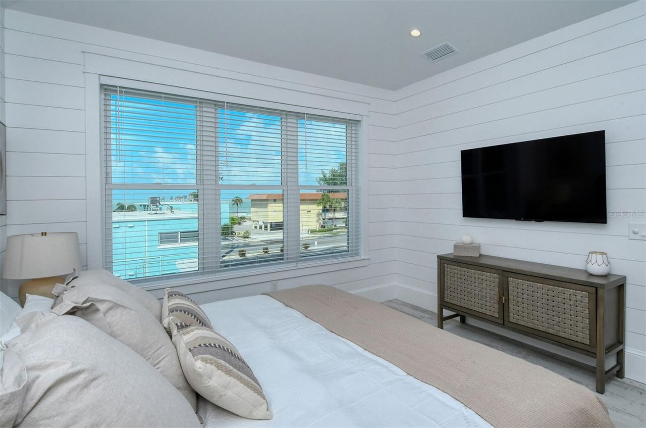 2406 Avenue C, Bradenton Beach, FL 34217 Photo