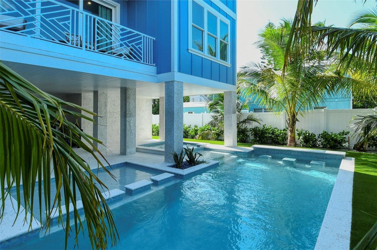 2406 Avenue C, Bradenton Beach, FL 34217 Photo