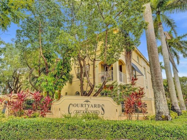 100 Jacaranda Country Club Dr, Unit 203, Plantation, FL 33324