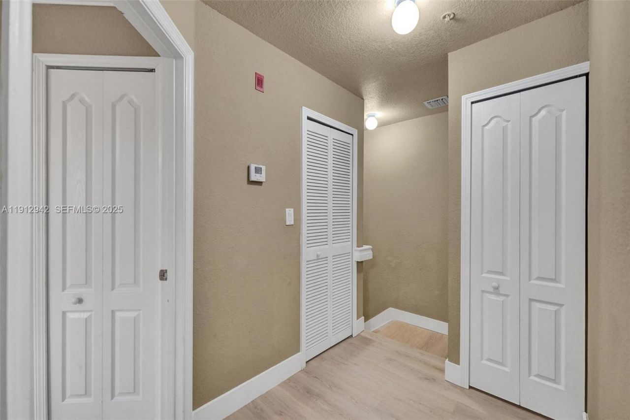 100 Jacaranda Country Club Dr, Unit 203, Plantation, FL 33324 Photo