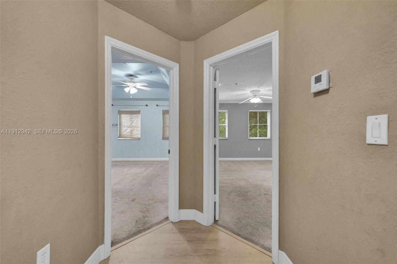 100 Jacaranda Country Club Dr, Unit 203, Plantation, FL 33324 Photo
