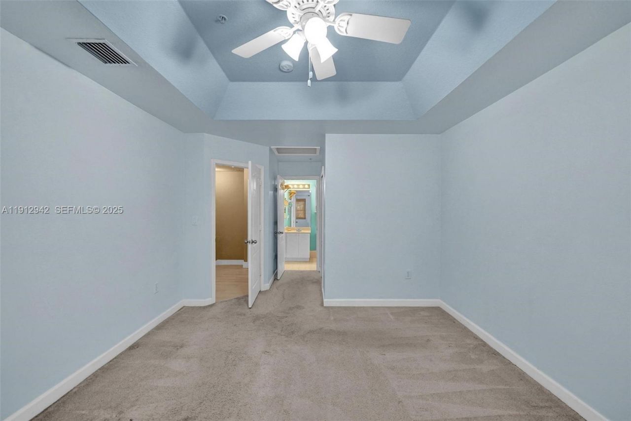 100 Jacaranda Country Club Dr, Unit 203, Plantation, FL 33324 Photo