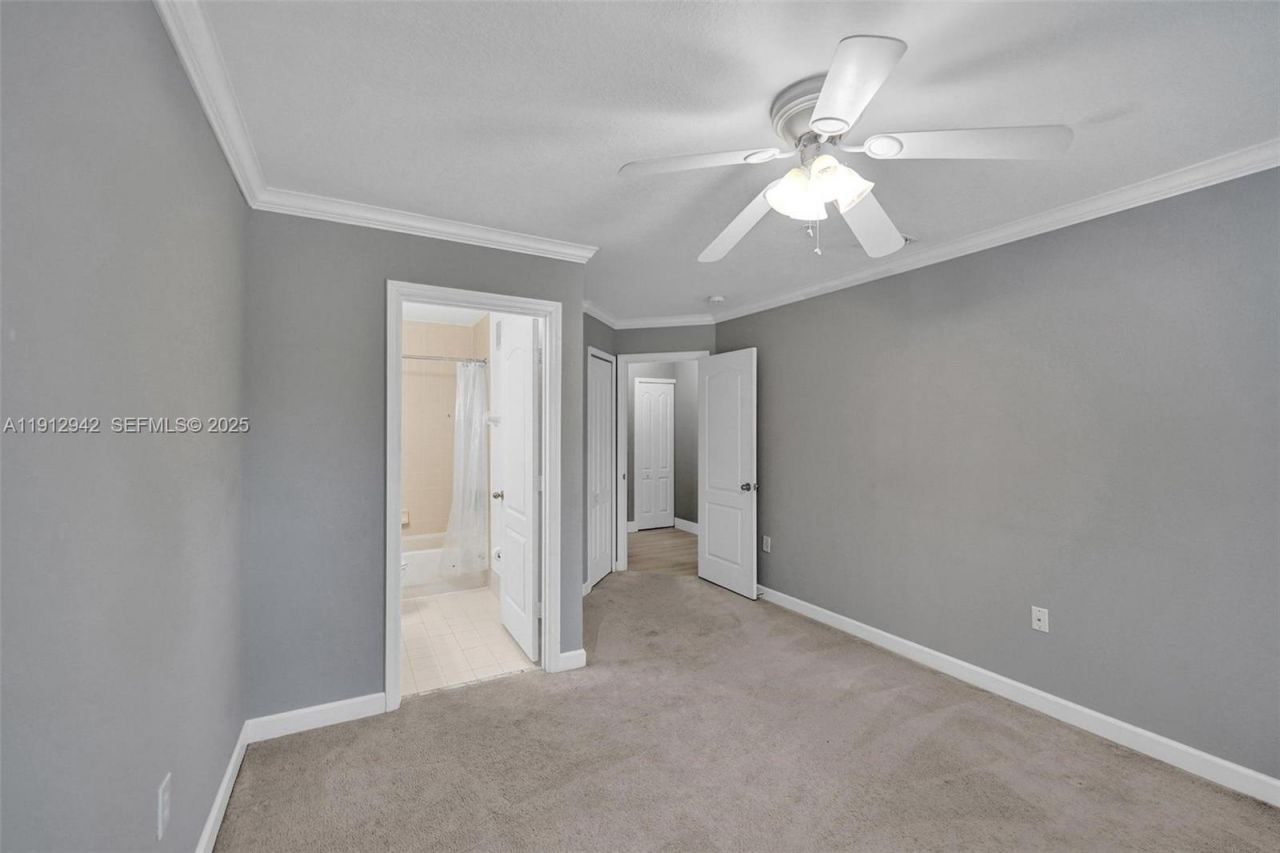 100 Jacaranda Country Club Dr, Unit 203, Plantation, FL 33324 Photo