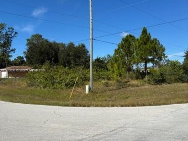 9036 Largo Cir, La Belle, FL 33935