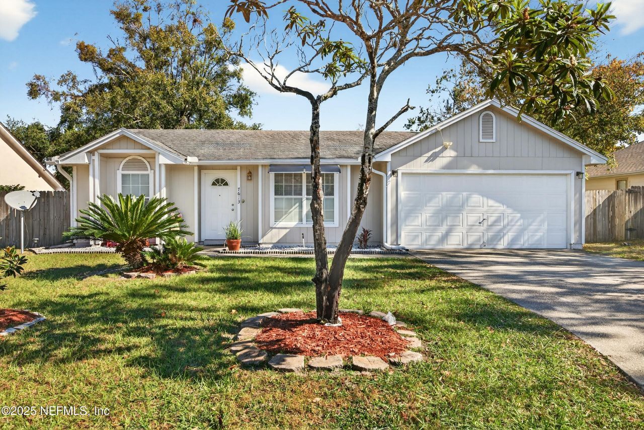 7613 Chelmsford Drive, Jacksonville, FL 32244 Main Photo