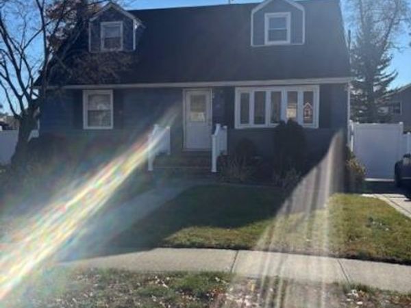 84 E Greenwich Avenue, Roosevelt, NY 11575