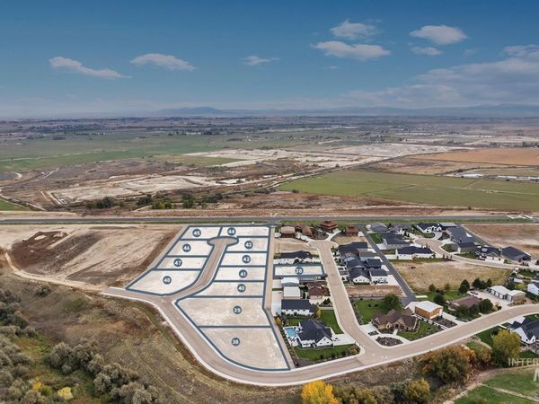 Beechcraft Cir, Greenleaf, ID 83626