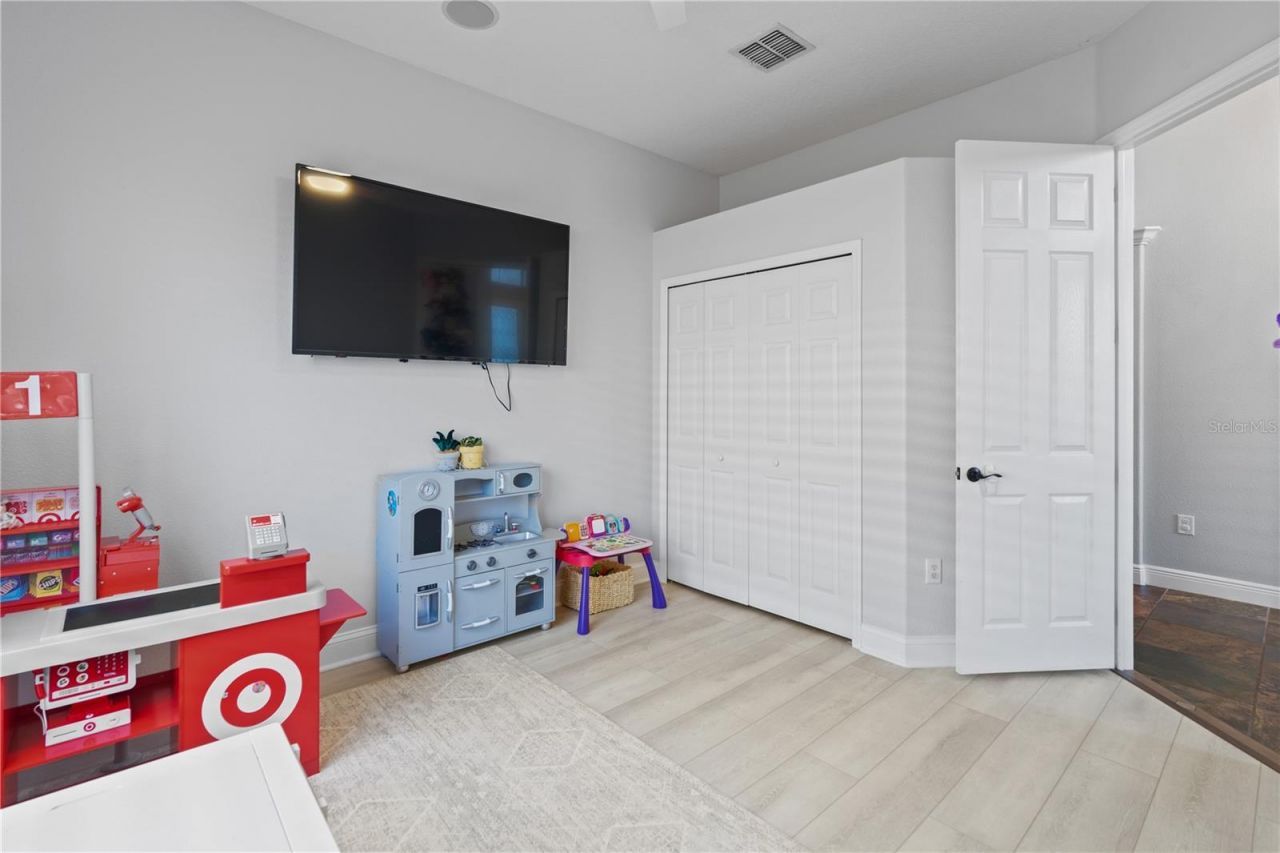 2550 Grand Lakeside Drive, Palm Harbor, FL 34684 Photo