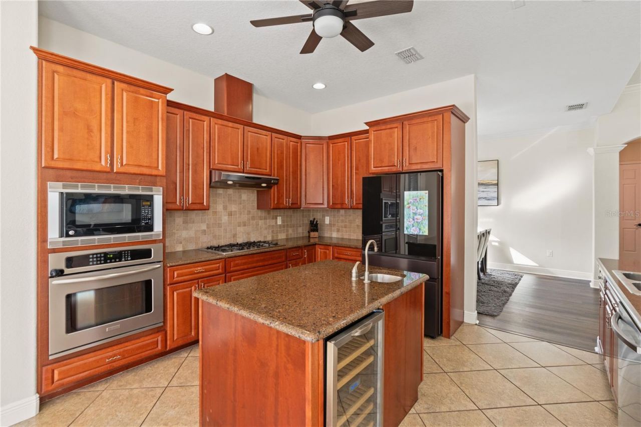 2550 Grand Lakeside Drive, Palm Harbor, FL 34684 Photo