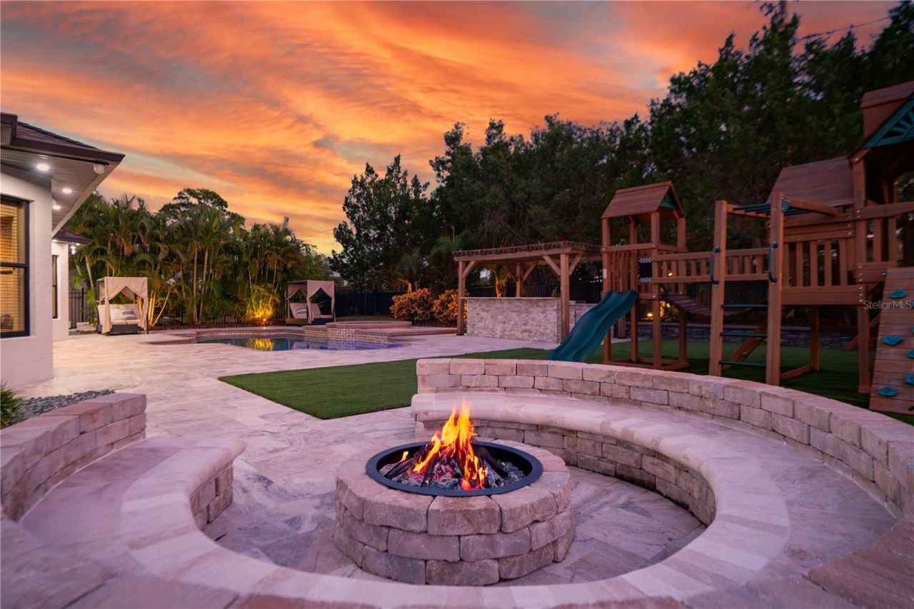 2550 Grand Lakeside Drive, Palm Harbor, FL 34684 Photo